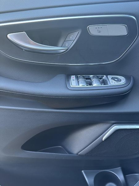 Mercedes-Benz Třídy V (2023) V300d L LUX 6/7+1 PANO 4M - fotka 20 z 21