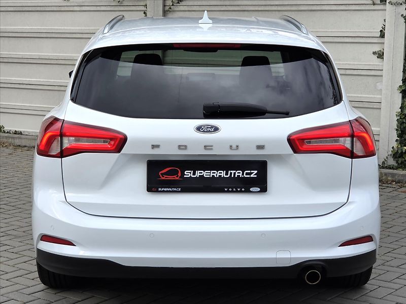 Ford Focus 1,5 EcoBoost 110kW AT Titanium - fotka 5 z 22