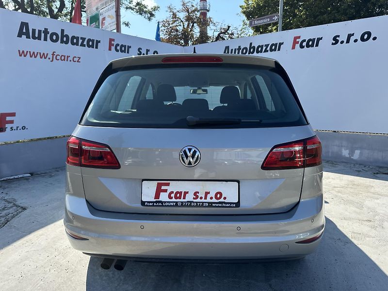 Volkswagen Golf Sportsvan (2015) 1.4 TSI 92 KW - fotka 6 z 37