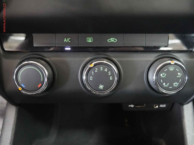 Škoda Octavia (2016) 1.2 TSi, 2.maj,ČR, AC - fotka 15 z 17