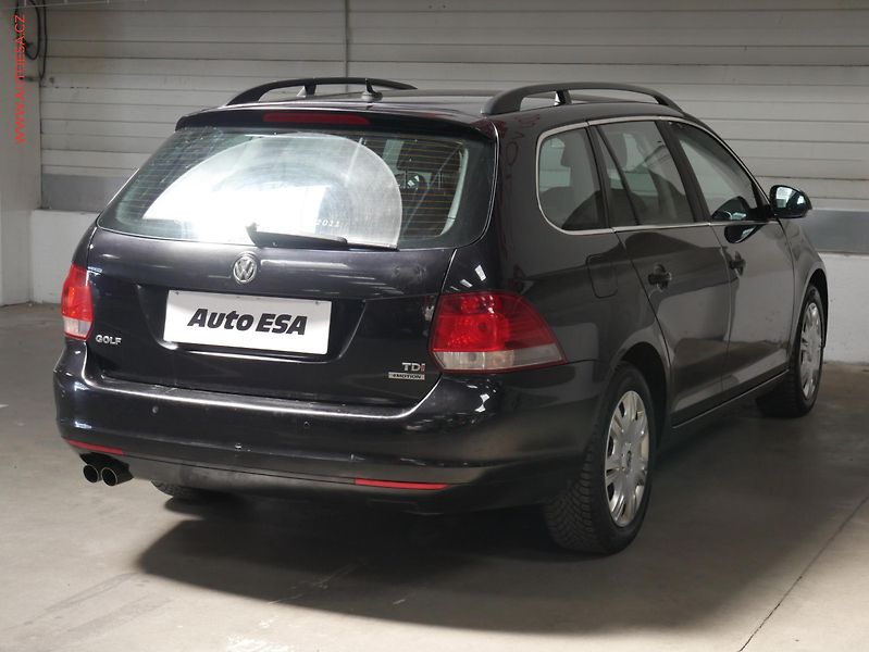 Volkswagen Golf (2012) 1.6.TDi 4x4, ČR, AC, park - fotka 6 z 21