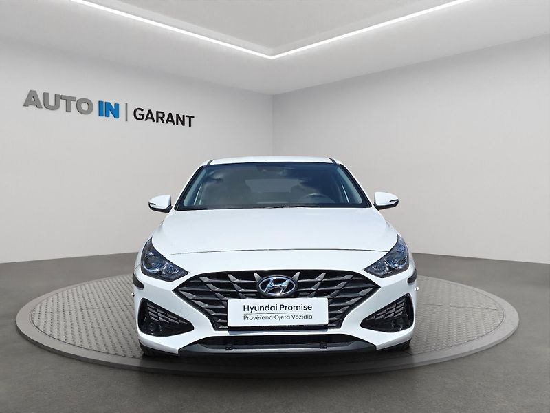 Hyundai i30 (2023) Comfort 1.5i 81kw, serv. kniha - fotka 2 z 24