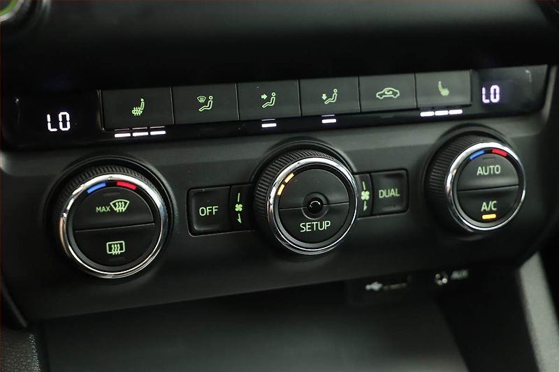 Škoda Octavia (2014) 1.6 TDI, Tempomat - fotka 12 z 13