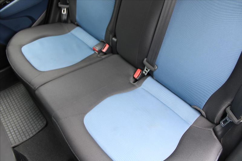 Hyundai i10 1,0 i  NOVÉ V ČR,1.MAJITEL - fotka 18 z 21