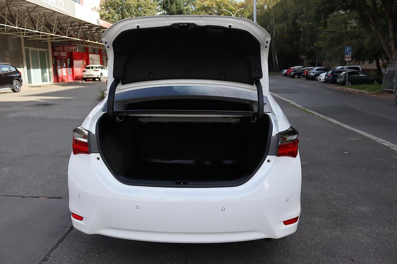 Toyota Corolla (2018) Toyota Corolla Sedan 1.6 - fotka 51 z 60