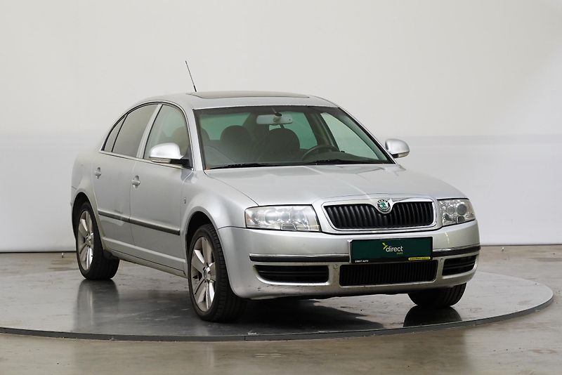 Škoda Superb - fotka 8 z 25