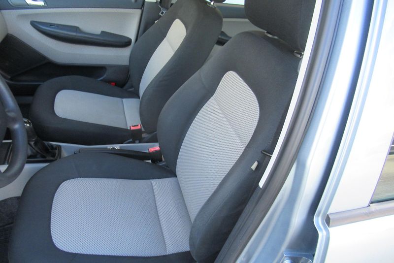 Škoda Fabia 1.4i KLIMA SADA KOL - fotka 13 z 32