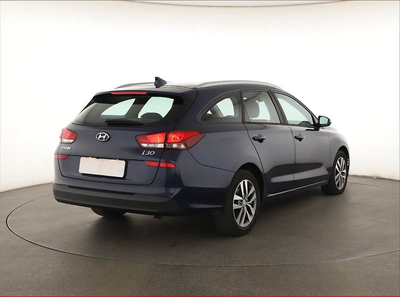 Hyundai i30 (2018) 1.6 CRDi, Automat, Tempomat - fotka 5 z 20
