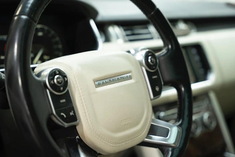 Land Rover Range Rover Autobiography 4,4 SDV8 250 kW - fotka 7 z 14