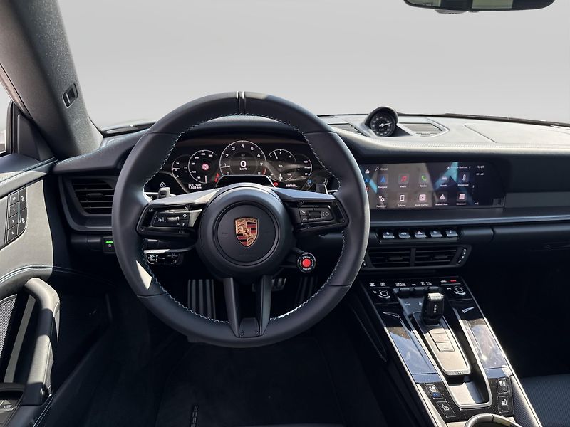 Porsche 911 Carrera - fotka 15 z 28
