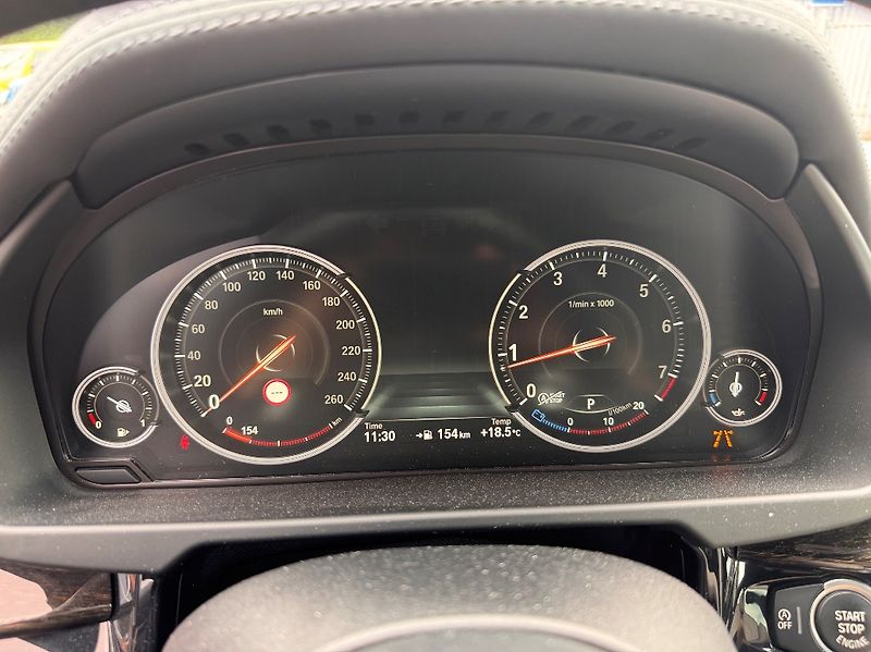 BMW X6 (2014) 4.4 V8 (449k) xDrive50i - fotka 24 z 51