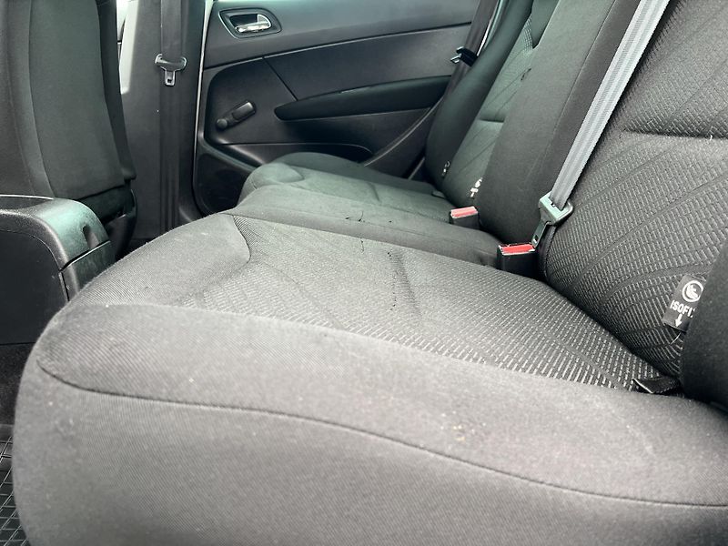 Peugeot 308 1.6HDi KOUPENO V ČR odp.DPH - fotka 22 z 37