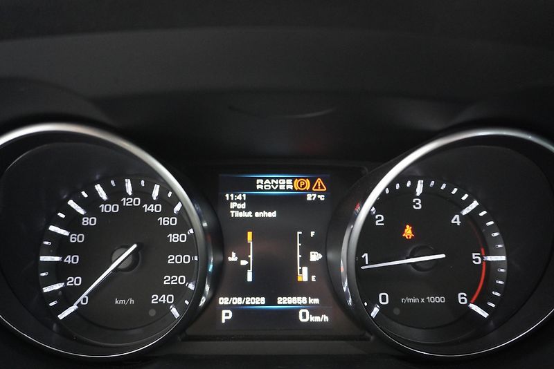 Land Rover Range Rover Evoque 2,2 SD4 DYNAMIC 4WD AUT. - fotka 21 z 31