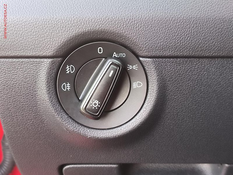 Škoda Octavia (2015) 1.6 TDi, ČR, Style, DSG - fotka 19 z 21