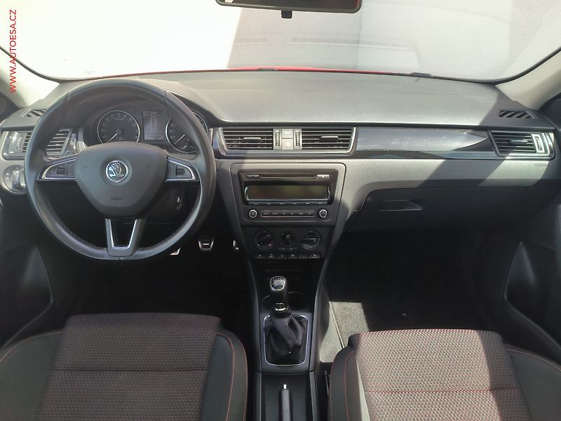 Škoda Rapid (2014) 1.6 TDi, Sport, panor - fotka 8 z 17
