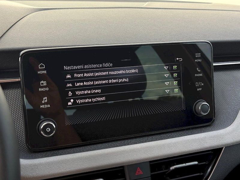 Škoda Scala (2025) 1.0 TSI 85 kW TopSelection - fotka 19 z 22
