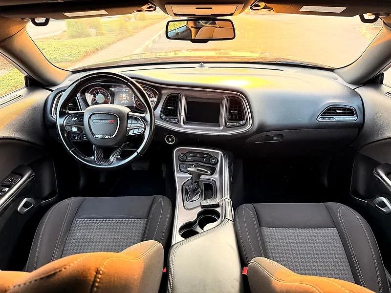 Dodge Challenger (2021) Americká V6 zadokolka - fotka 7 z 12