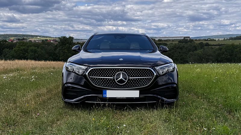 Mercedes-Benz Třídy E E220d, AMG, záruka, nájezd - fotka 2 z 22