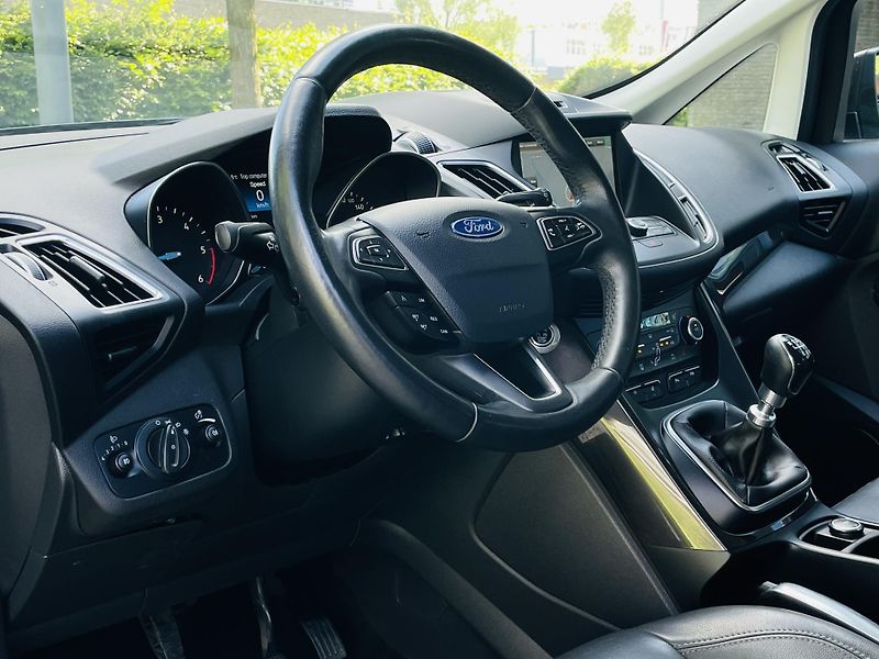 Ford Grand C-MAX 2.0TDCi MAN TAŽNÉ 1MAJITEL - fotka 27 z 50