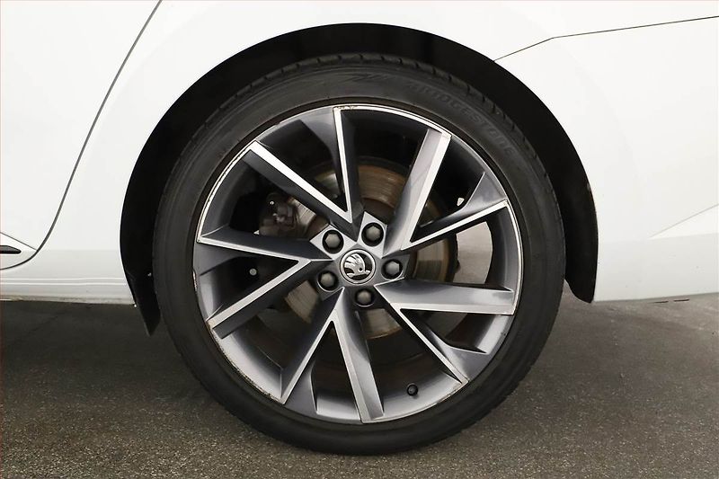 Škoda Superb (2022) Sportline 2.0 TDI - fotka 21 z 21