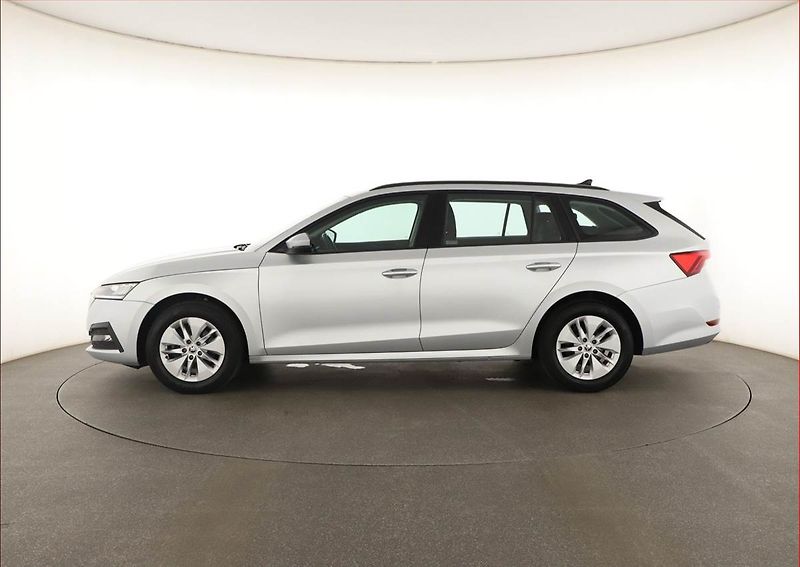 Škoda Octavia (2023) Ambition 2.0 TDI, ČR,1.maj - fotka 3 z 15