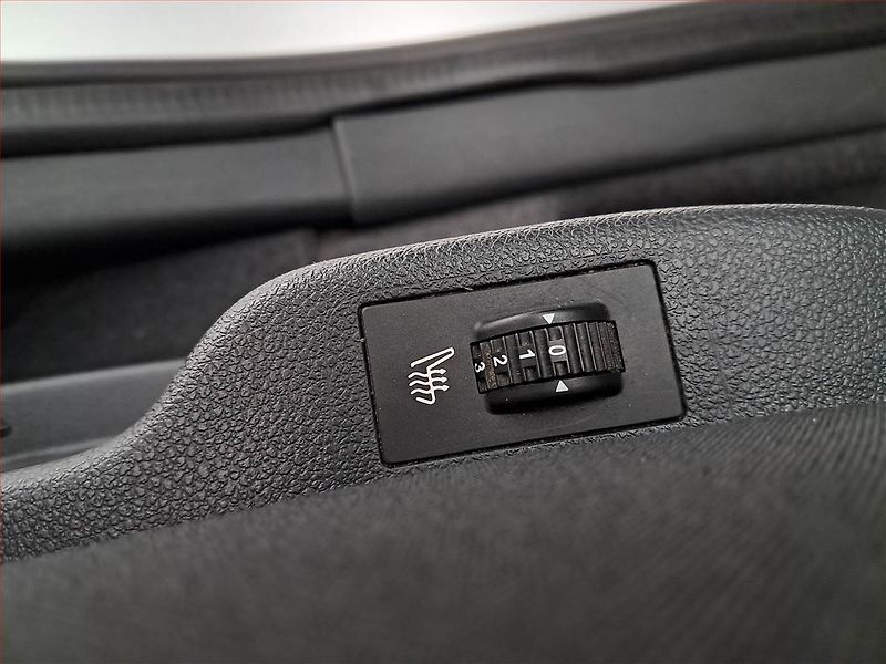 Peugeot 3008 (2012) 1.6 VTi, po STK, servisované - fotka 18 z 20