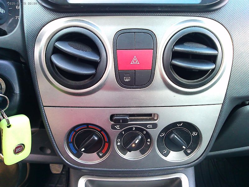 Fiat Qubo 1.4i, 139000 km - fotka 16 z 25