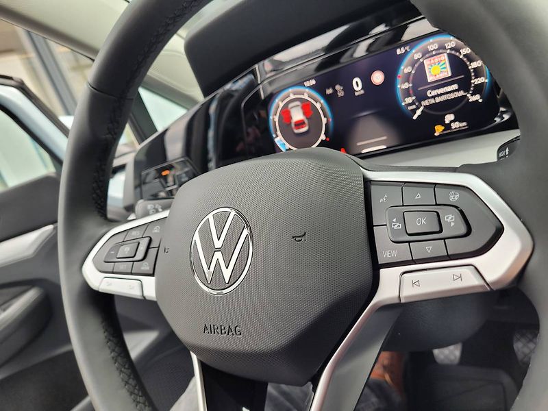 Volkswagen Golf (2025) 1.5 TSI People - fotka 19 z 54