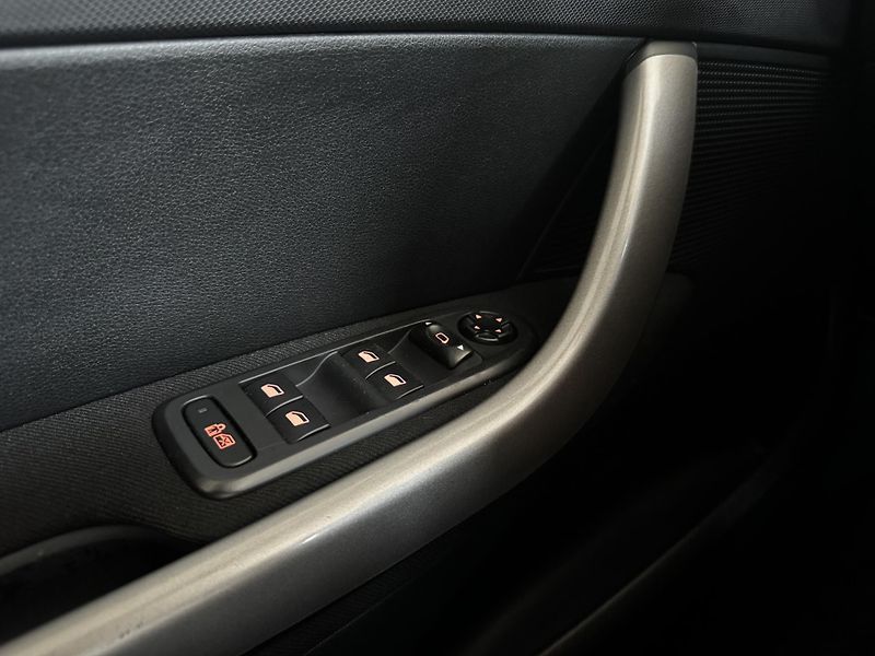 Peugeot 308 (2011) 1.6i 88 KW - CZ -  - fotka 16 z 21