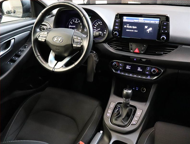 Hyundai i30 (2019) 1.4 T-GDI, Automat, Serv.kniha - fotka 7 z 21