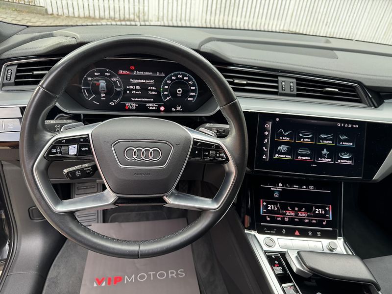 Audi e-tron E-TRON-300KW-SPORTBACK-R21 - fotka 12 z 34