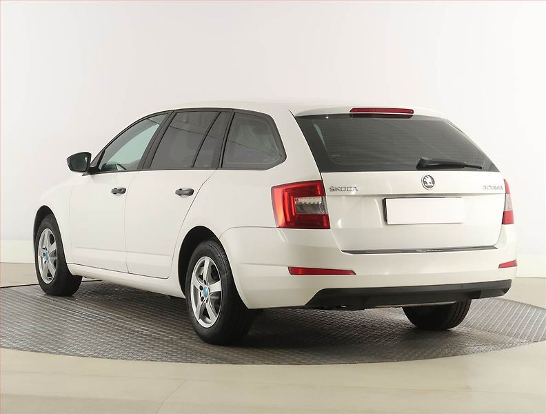 Škoda Octavia (2013) 1.6 TDI, Serv.kniha - fotka 4 z 16