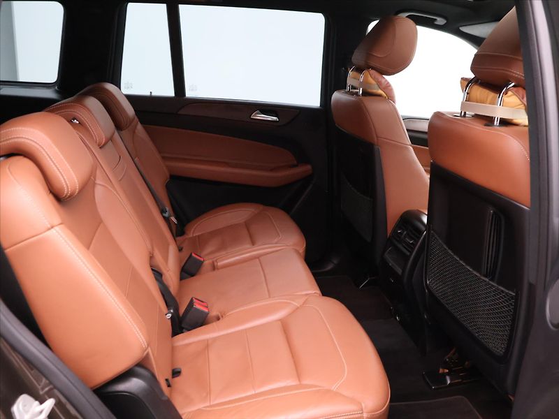 Mercedes-Benz GLS 3,0 350d 190kW AMG 4M CZ DPH - fotka 13 z 42