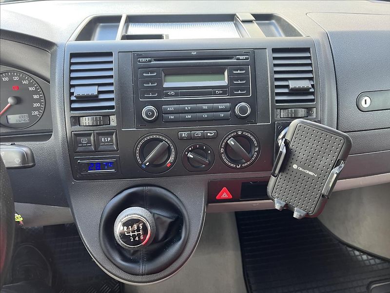 Volkswagen Caravelle 2,5 TDI - fotka 13 z 29