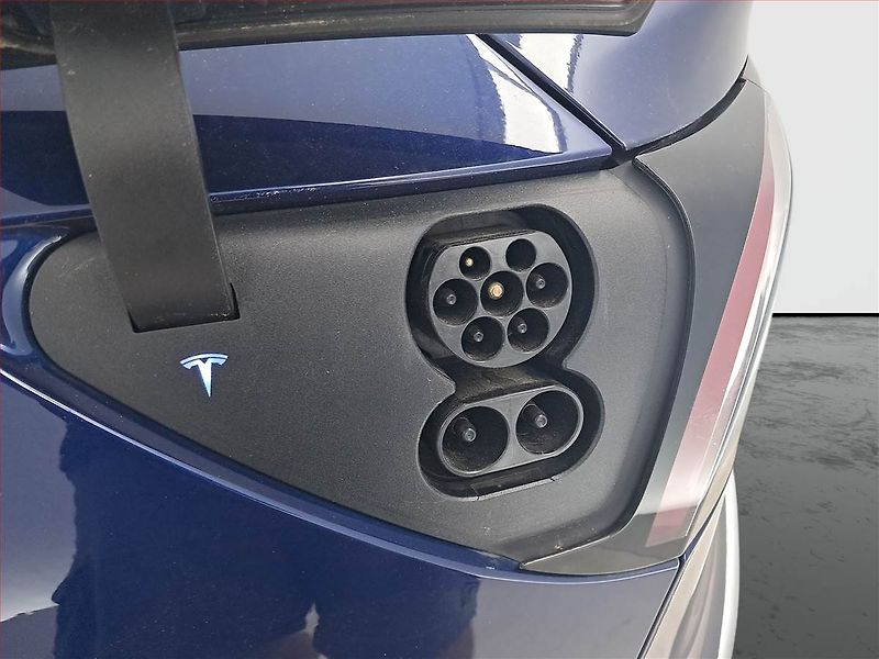 Tesla Model 3 (2019) Long Range 4WD 82kWh, SoH 84% - fotka 25 z 27