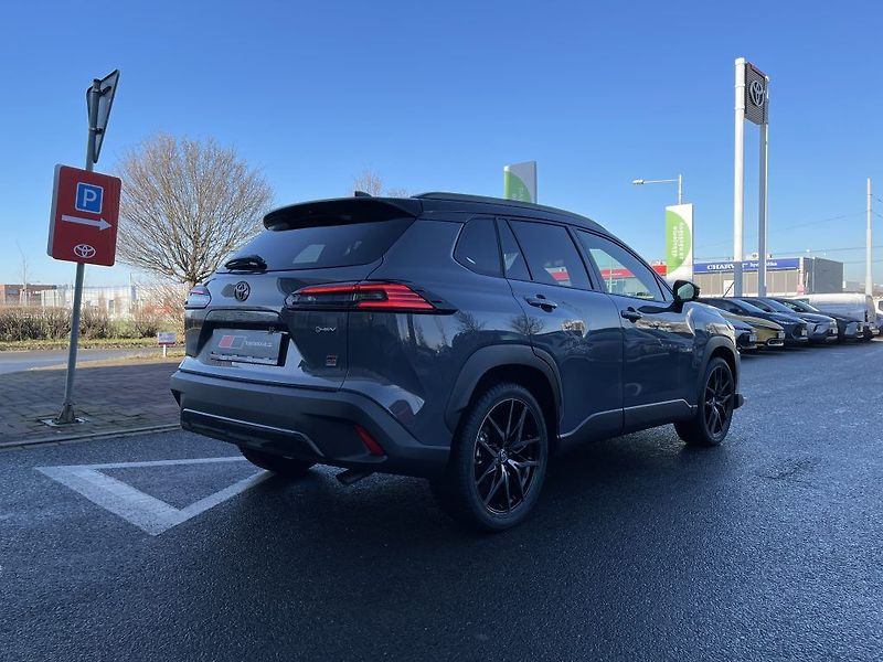 Toyota Corolla Cross 2.0 Hybrid GR Sport - fotka 3 z 30