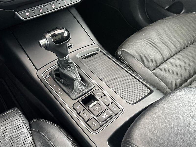 Kia Sorento Exclusive 6AT 4x4 2,2 CRDi - fotka 15 z 42