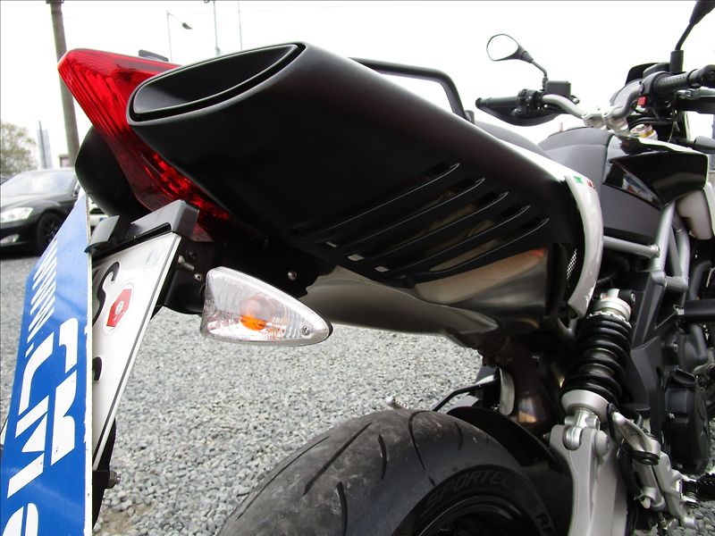 Aprilia 750 ABS  Dorsoduro - fotka 19 z 25