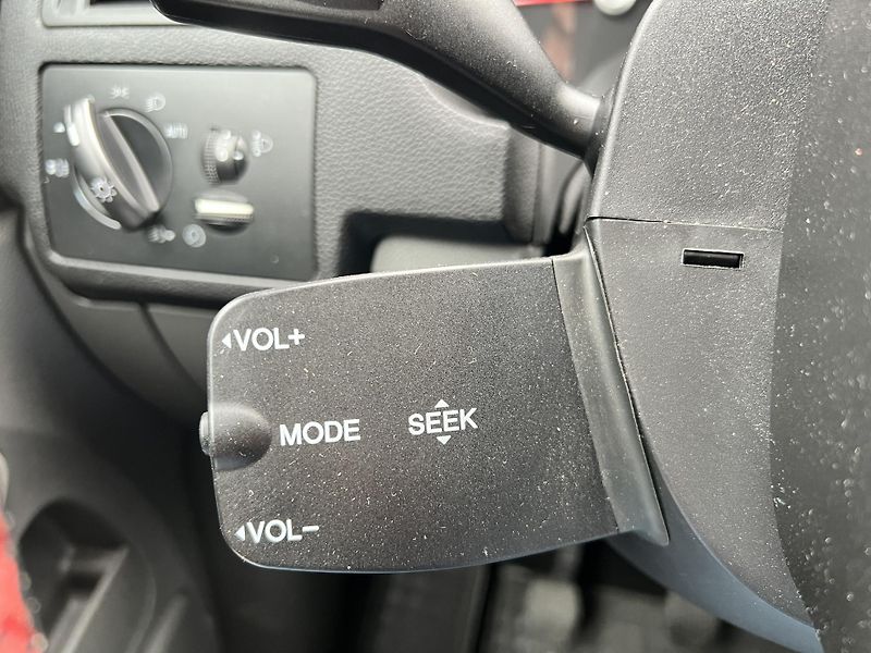 Ford C-MAX 1.6i 16v KLIMATIZACE ALU KOLA - fotka 13 z 40