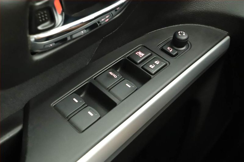Suzuki SX4 S-Cross (2014) 1.6 DDiS AllGrip, 4X4 - fotka 11 z 14