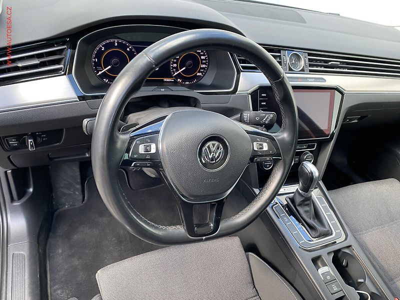 Volkswagen Passat (2018) 2.0 TDi 4x4, Comfortline - fotka 13 z 18