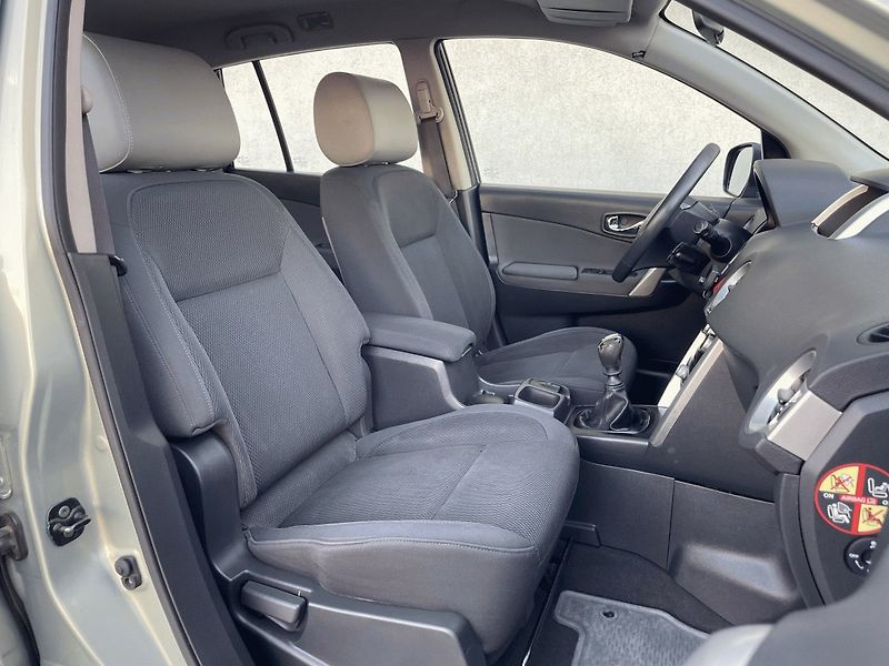 Renault Koleos (2008) Dynamique 2,0dCi 150k 4x4 - fotka 8 z 23