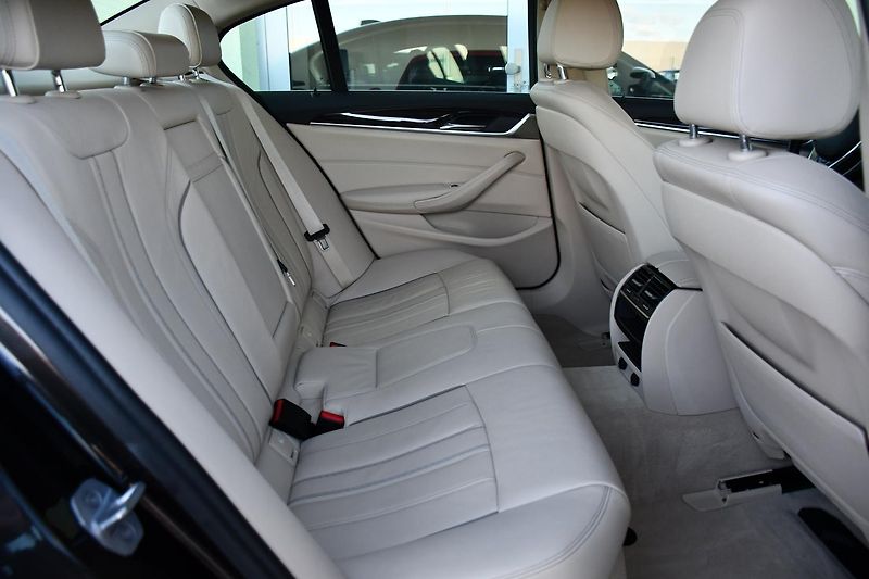 BMW Řada 5 540i xD LUXURY LINE HUD - fotka 21 z 35