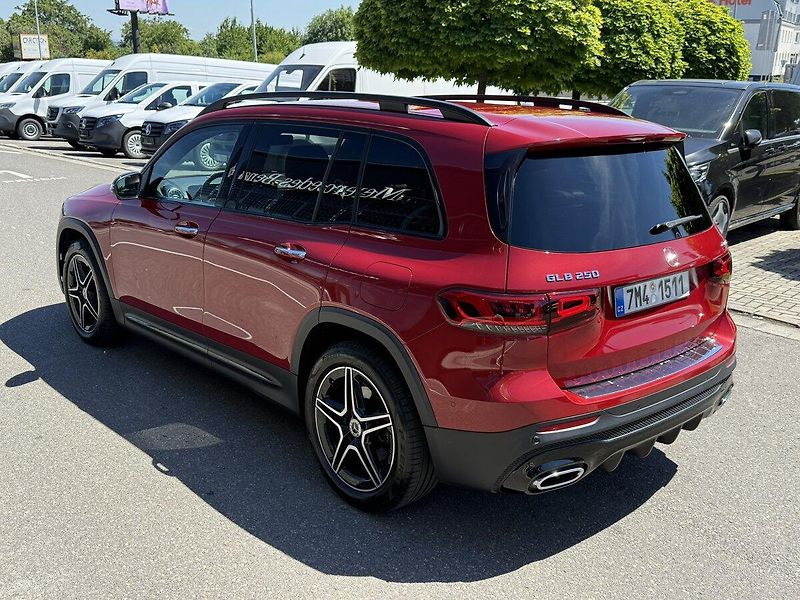 Mercedes-Benz GLB (2020) 250 4MATIC - fotka 44 z 45