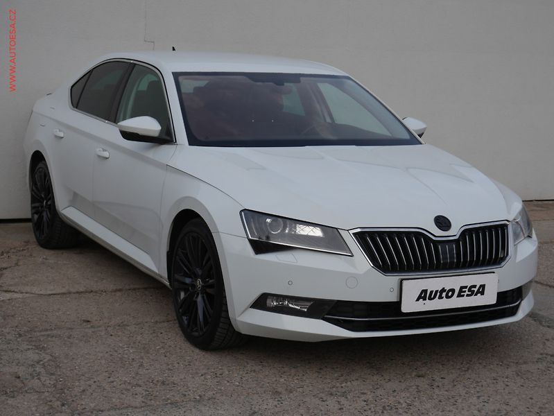 Škoda Superb (2015) 2.0 TDi 4x4, ČR, Style, DSG - fotka 3 z 18