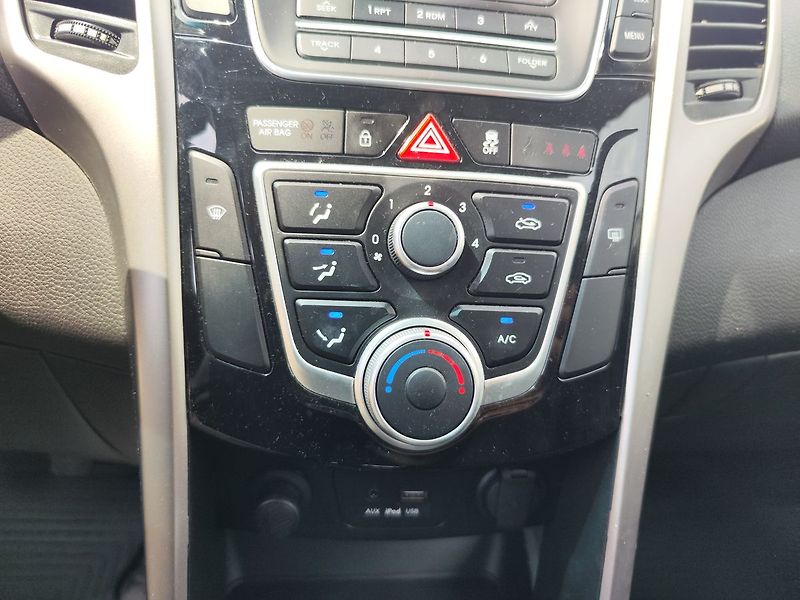 Hyundai i30 1.6 CRDI/81kW - fotka 15 z 24