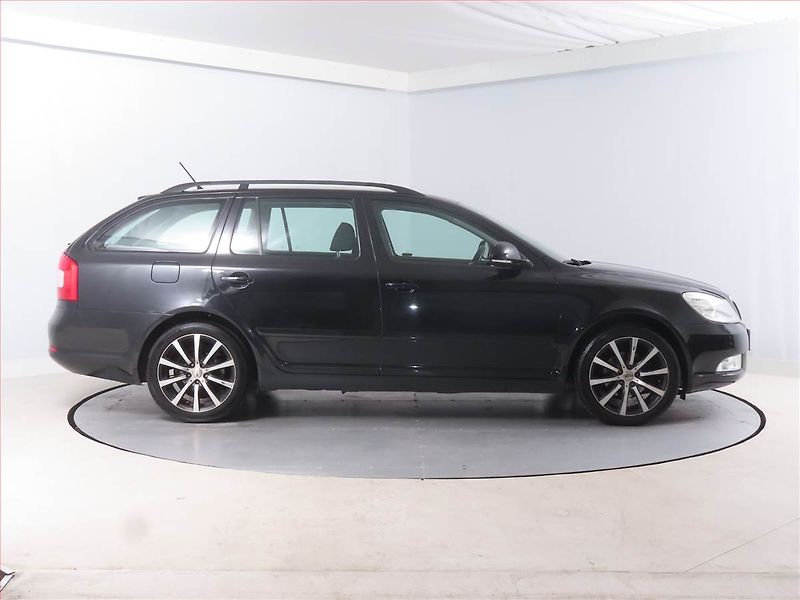 Škoda Octavia (2011) 1.6 TDI - fotka 6 z 12