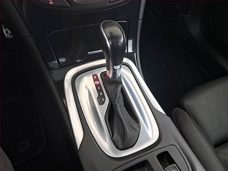 Opel Insignia (2016) 2.0 CDTI, Automat, Navi - fotka 13 z 17