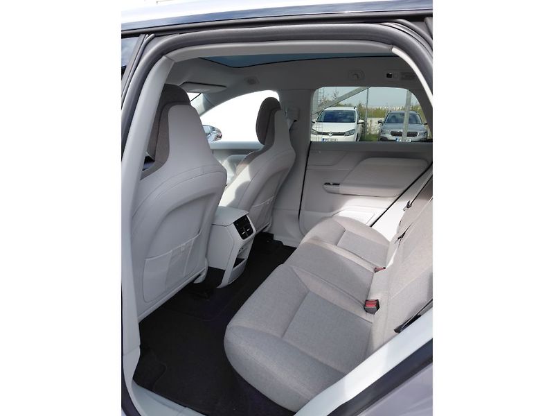 Volvo EX60 Ultra P10 380kW - fotka 29 z 31