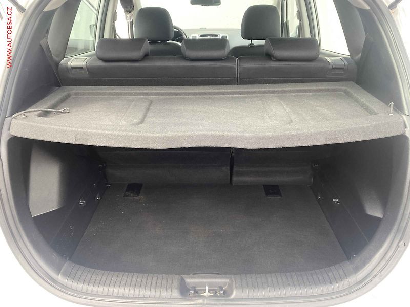 Hyundai ix20 (2015) 1.6i, CrossLine, AT, TZ - fotka 7 z 17
